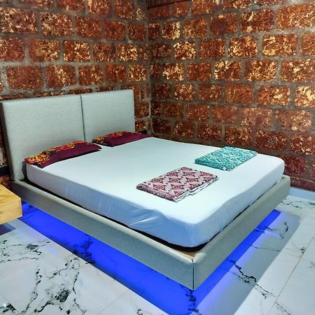 Saka Kadams Home Stay Guhāgar Zewnętrze zdjęcie