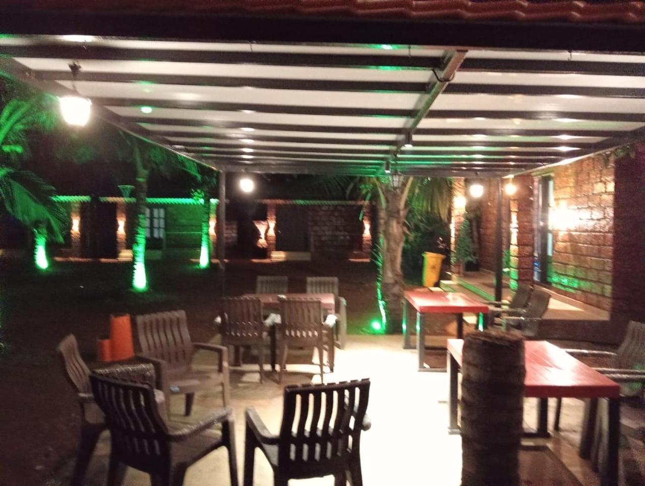 Saka Kadams Home Stay Guhāgar Zewnętrze zdjęcie