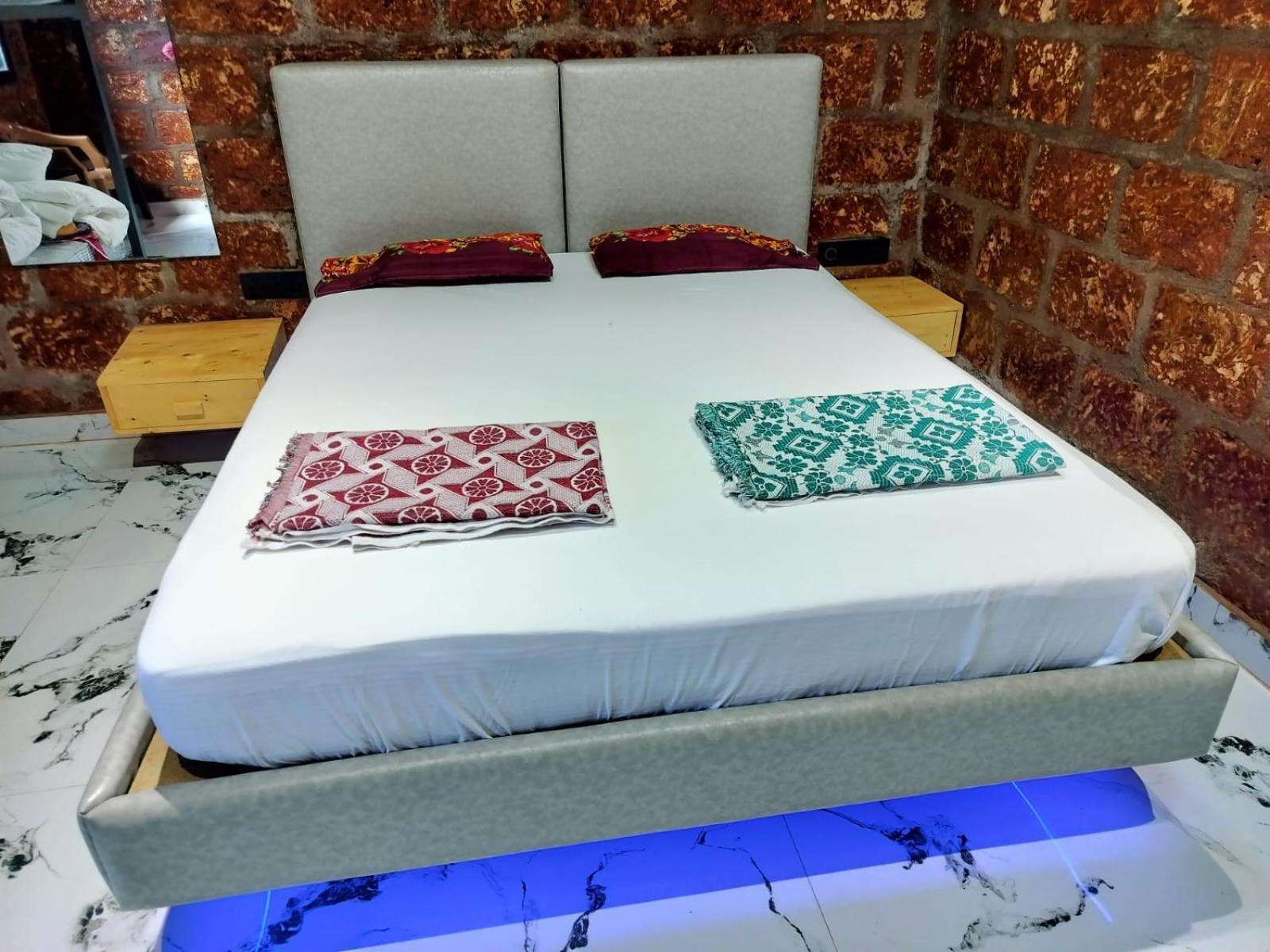 Saka Kadams Home Stay Guhāgar Zewnętrze zdjęcie